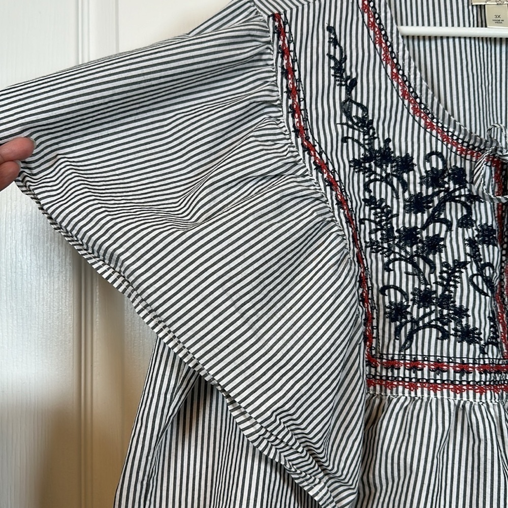 Plus Size Dressbarn Stripe Flutter Stripe Blouse Top Patriotic Size 3X EUC #7051 - Picture 3 of 9